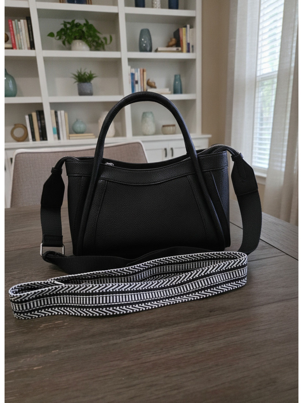 Antik Kraft Black Pebbled Leather Satchel with 2 Different Adjustable Strap EUC